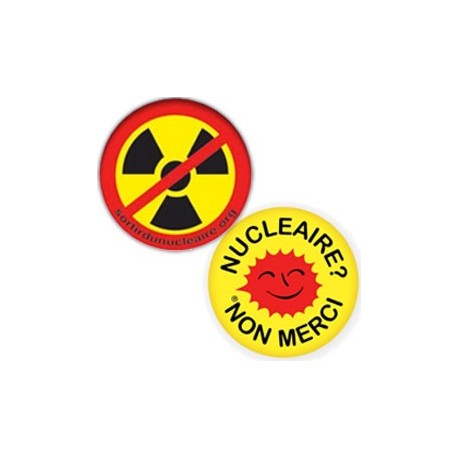 Lot de 2 badges : "Nucléaire ? non merci" et "Trèfle barré"